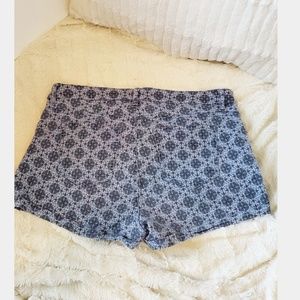H&M Shorts - Patterned H&M Shorts H&M Shorts - Patterned H&M Shorts
